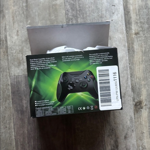 Xbox One Wireless Controller - Picture 2 of 4